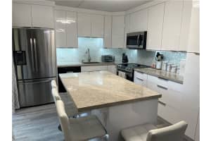 9844 Nw 6th Ct Plantation, FL 33324 Sold 06/29/23