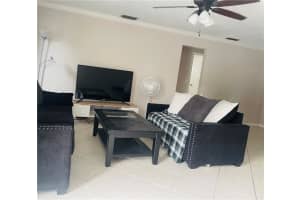 6870 NW 30th St, Sunrise, FL 33313 Sold 08/09/23