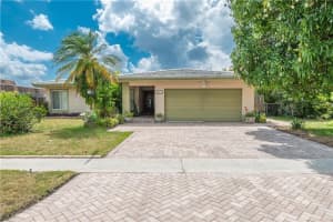 8211 Nw 68th Ave Tamarac, FL 33321 Sold 07/11/23