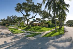 33 SW 14th Ave, Boca Raton, FL 33486 Sold 07/10/23