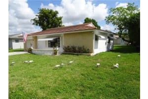10217 NW 80th Ct, Tamarac, FL 33321 Sold 09/08/23