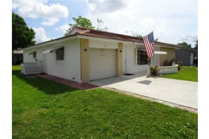 10217 NW 80th Ct, Tamarac, FL 33321 Sold 09/08/23