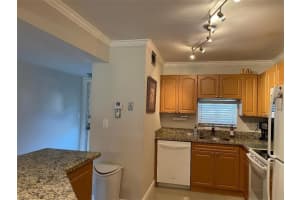 9200 N Hollybrook Lake Dr   307, Pembroke Pines, FL 33025 Sold 05/01/24