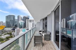 1010 SW 2nd Ave 1907, Miami, FL 33130 Sold 11/17/23