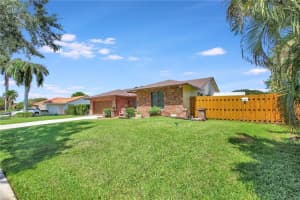 1020 Nw 94th Ter Plantation, FL 33322 Sold 06/29/23
