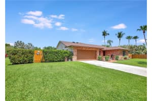 1020 Nw 94th Ter Plantation, FL 33322 Sold 06/29/23