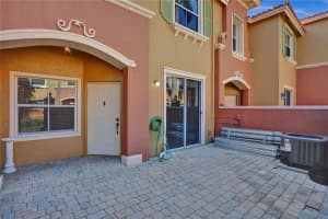 10661 SW 8th St, Pembroke Pines, FL 33025 Sold 08/02/23