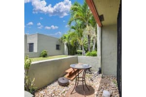 157 SE 7th St   157, Deerfield Beach, FL 33441 Sold 08/11/23