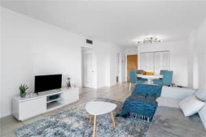 400  Kings Point Dr   1217, Sunny Isles Beach, FL 33160 Sold 10/03/23