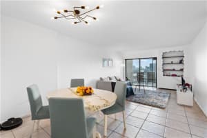 400  Kings Point Dr   1217, Sunny Isles Beach, FL 33160 Sold 10/03/23