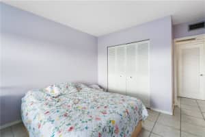 400  Kings Point Dr   1217, Sunny Isles Beach, FL 33160 Sold 10/03/23
