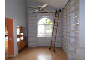 1085 SE 6th Ave, Dania Beach, FL 33004 Sold 08/11/23