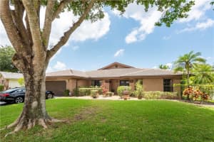 462 NW 105th Dr, Coral Springs, FL 33071 Sold 07/10/23