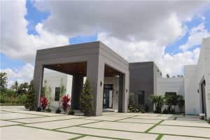 13221 SW 220th St, Miami, FL 33170 Sold 08/11/23