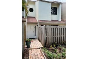 308  City View Dr, Fort Lauderdale, FL 33311 Sold 07/12/23