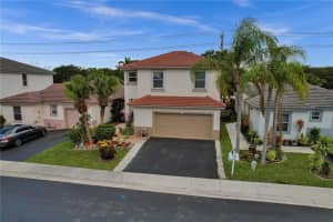 6756 NW 69th Ct, Tamarac, FL 33321 Sold 07/07/23