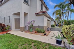 6756 NW 69th Ct, Tamarac, FL 33321 Sold 07/07/23