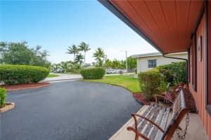 11460 NW 42nd St, Sunrise, FL 33323 Sold 07/31/23