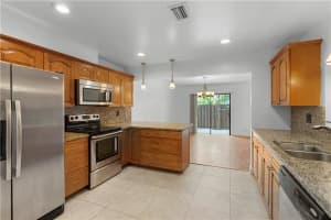 6189  Laurel Ln   B, Tamarac, FL 33319 Sold 07/07/23