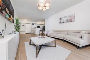 720 S Sapodilla Ave   513, West Palm Beach, FL 33401 Sold 10/12/23