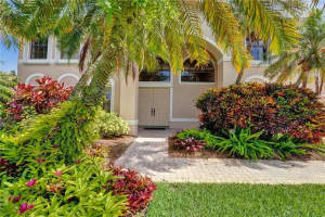 10437 SW 17th Dr, Davie, FL 33324 Sold 07/10/23