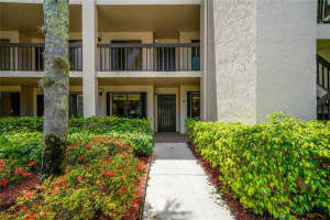 10110  Cedar Point Blvd   105, Boynton Beach, FL 33437 Sold 10/06/23