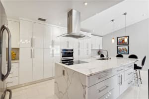 1060  Oysterwood St, Hollywood, FL 33019 Sold 09/07/23