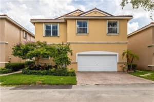 1050  Oysterwood St, Hollywood, FL 33019 Sold 08/10/23