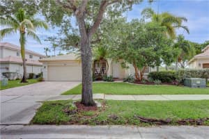 1050 NW 168th Ave, Pembroke Pines, FL 33028 Sold 07/31/23