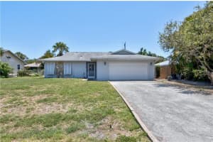 140  13th, Vero Beach, FL 32962 Sold 07/07/23