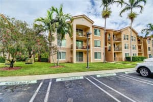 703 Villa Cir 703, Boynton Beach, FL 33435 Sold 11/21/23