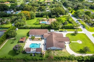 3211 SW 116th Ave, Davie, FL 33330 Sold 09/11/23