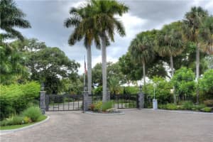 2727  Oak Tree Ln, Oakland Park, FL 33309 Sold 08/18/23