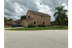 5581 SW 97th Ter, Cooper City, FL 33328 Sold 07/31/23