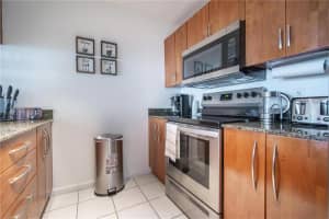 1200  Brickell Bay Dr   3007, Miami, FL 33131 Sold 07/06/23