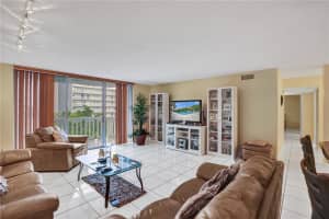 400 NE 12th Ave   406, Hallandale Beach, FL 33009 Sold 11/06/23