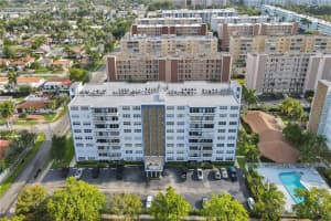 400 NE 12th Ave   406, Hallandale Beach, FL 33009 Sold 11/06/23