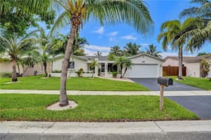 10405 NW 5th Ct, Plantation, FL 33324 Sold 09/07/23