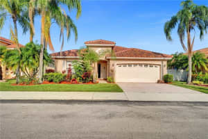 500 NW 166th Ave, Pembroke Pines, FL 33028 Sold 08/16/23