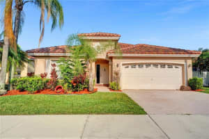 500 NW 166th Ave, Pembroke Pines, FL 33028 Sold 08/16/23