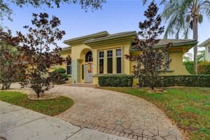 3421  Hollywood Oaks Dr, Fort Lauderdale, FL 33312 Sold 07/06/23