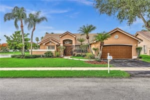 12594 SW 8th Court, Davie, FL 33325 Sold 07/12/23