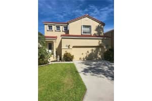 464 NW 87th Ln, Coral Springs, FL 33071 Sold 10/27/23