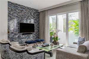 710 NE 3rd Ave, Fort Lauderdale, FL 33304 Sold 09/18/23
