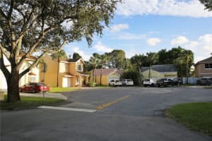 311 SW 100th Ter, Pembroke Pines, FL 33025 Sold 07/31/23