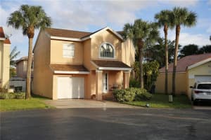 311 SW 100th Ter, Pembroke Pines, FL 33025 Sold 07/31/23