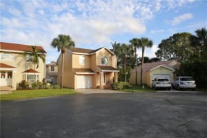 311 SW 100th Ter, Pembroke Pines, FL 33025 Sold 07/31/23