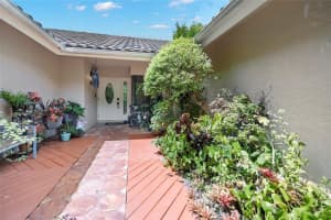 8700 SW 57th St, Cooper City, FL 33328 Sold 08/25/23