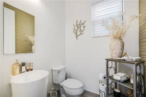 9044 NW 39th St, Coral Springs, FL 33065 Sold 09/29/23