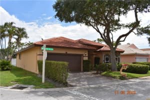 11510 SW 10th Ct, Pembroke Pines, FL 33025 Sold 08/21/23